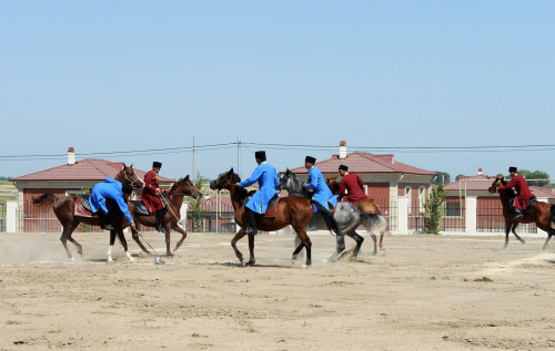 В Азербайджане объявлен конкурс "Човган - древняя Карабахская конно -спортивная игра"