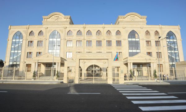 Azerbaijani president, his spouse attend opening of new building of school in Baku