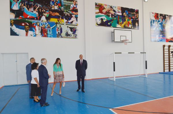 Azerbaijani president, his spouse attend opening of new building of school in Baku