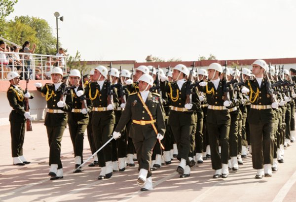 В этом году Высшую военную школу имени Гейдара Алиева в Баку окончили 473 человека