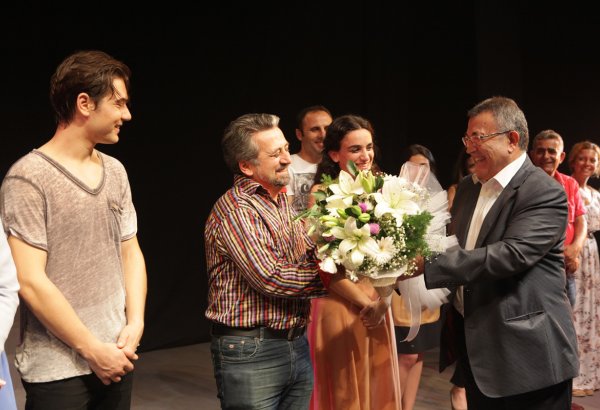 Нофель Велиев поставил спектакль в Муниципальном театре Антальи (ФОТО)
