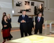 Премьер Черногории посетил Центр Гейдара Алиева (ФОТО)