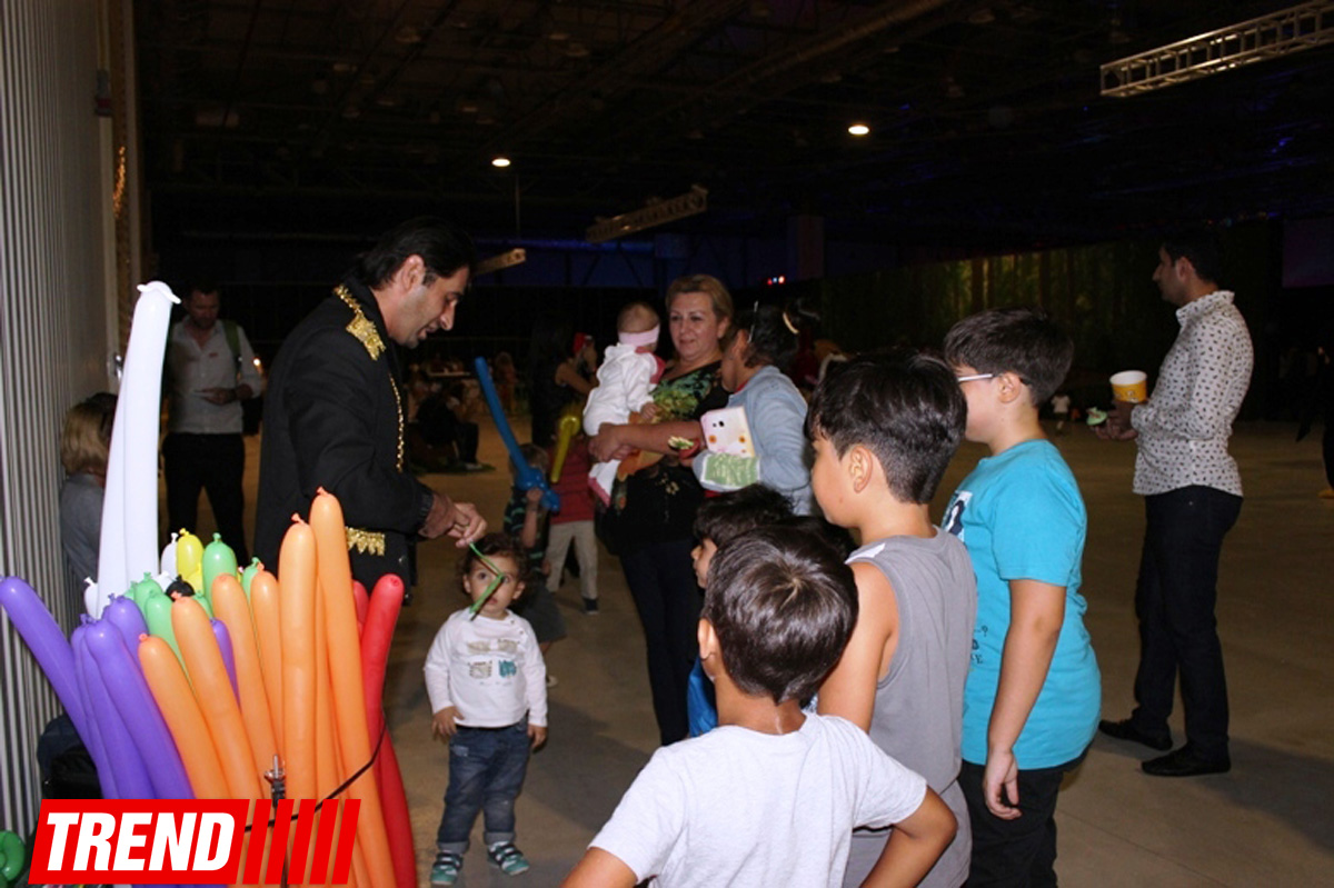 Bakıda möhtəşəm "Dinozavrlar şousu" açılıb - ulduzlar, uşaq və valideynlərin sevinci (FOTO)