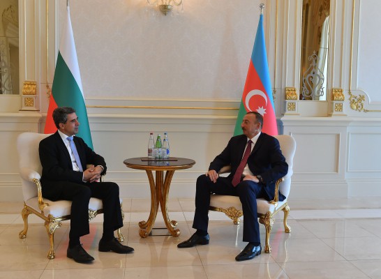 Состоялась встреча президентов Азербайджана и Болгарии один на один (ФОТО)