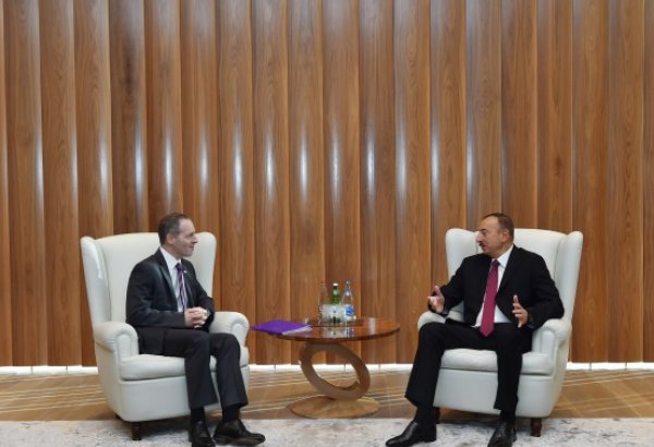 Президент Азербайджана принял госминистра Великобритании по торговле и инвестициям (ФОТО)