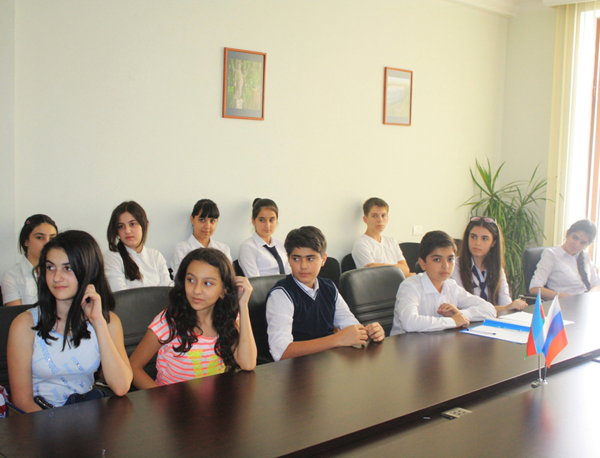 Бакинским школьникам рассказали об Эрмитаже (ФОТО)