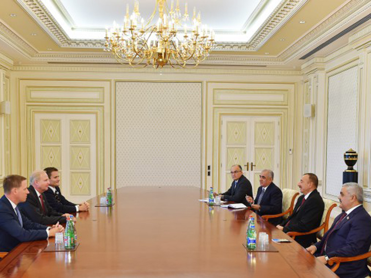 Президент Ильхам Алиев принял генерального исполнительного директора компании bp