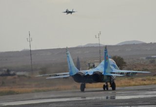 Azərbaycan Hərbi Hava Qüvvələrində hava döyüşləri imitasiya edilir (VİDEO)