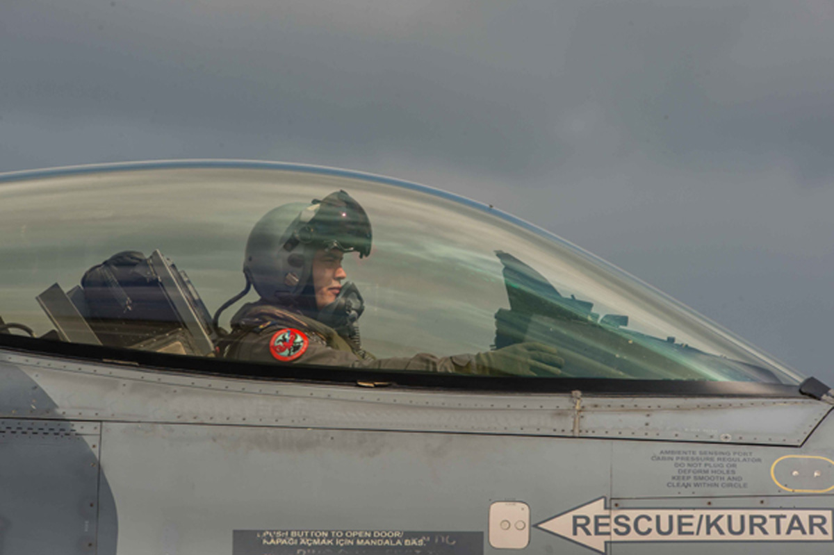 Azerbaijani, Turkish pilots test combat coordination possibilities (PHOTO)