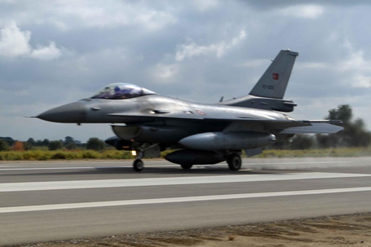 Azerbaijani, Turkish pilots test combat coordination possibilities (PHOTO)