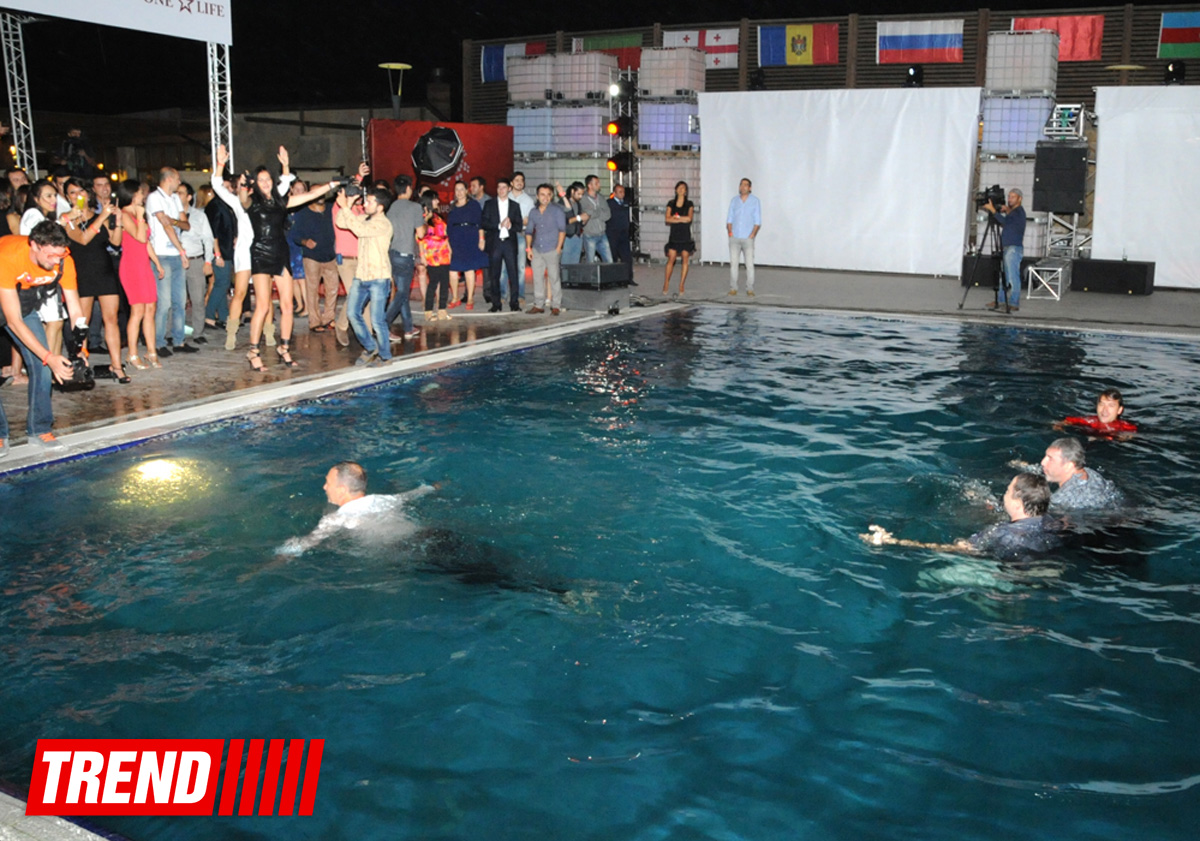 На побережье Каспия в Баку прошел зажигательный вечер "ONE LIFE party Grand opening" с участием звезд (ФОТО)