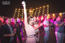 На побережье Каспия в Баку прошел зажигательный вечер "ONE LIFE party Grand opening" с участием звезд (ФОТО)