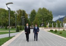 Президент Азербайджана посетил памятник Гейдару Алиеву в Габале (ФОТО)