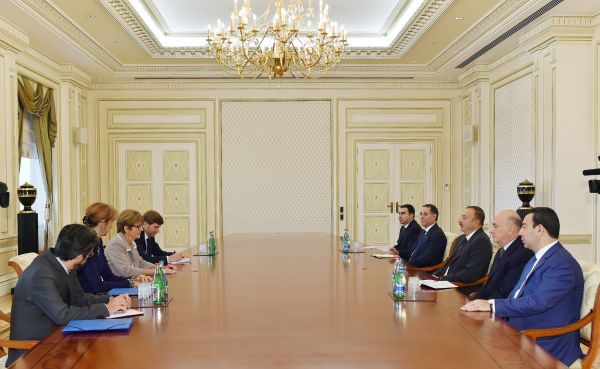 Azerbaijani president receives delegation led by PACE president (PHOTO)