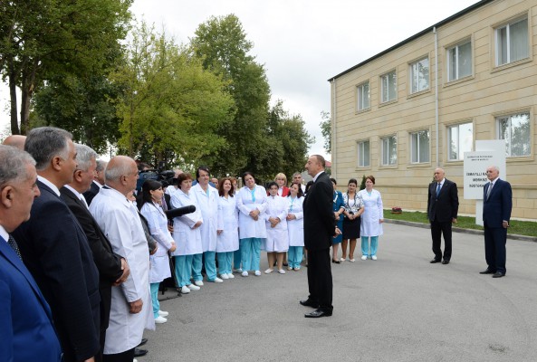 Ilham Aliyev observes Ismayıllı District Central Hospital after overhaul (PHOTO)