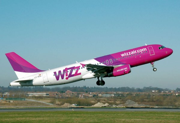Авиакомпания Wizzair перенесла начало полетов из Баку