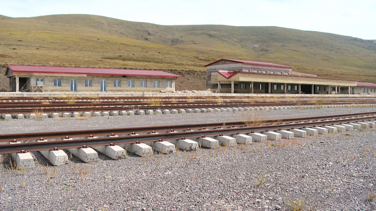 Bakan Arslan: Bakü-Tiflis-Kars demiryolu yıl sonuna kadar tamamlanacak