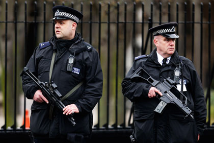 В Британии задержали двух подростков по подозрению в подготовке теракта