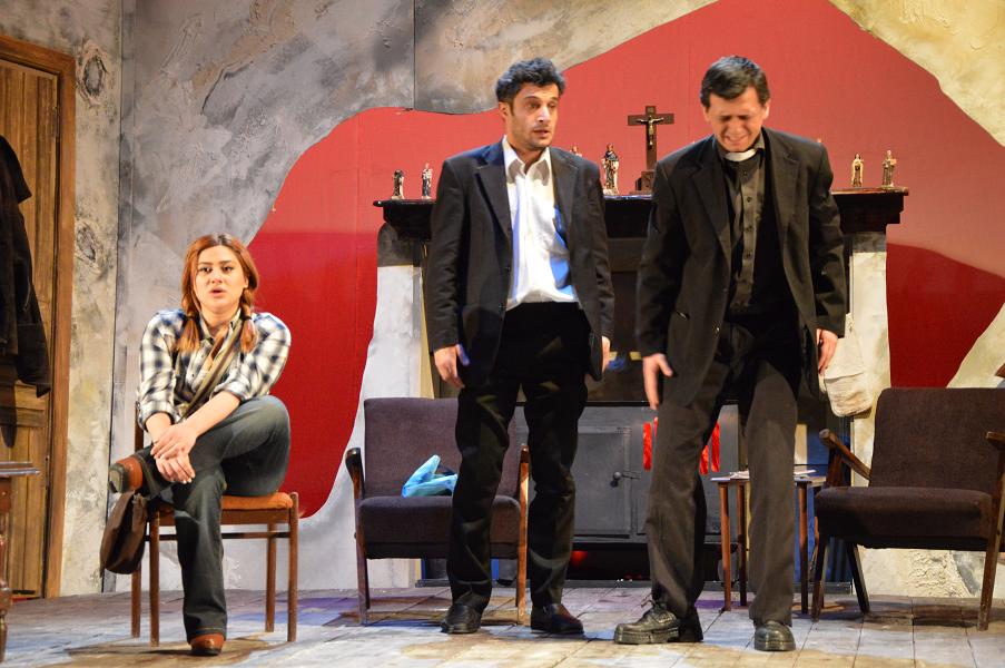 Азербайджанский театр примет участие в Международном фестивале Мартина МакДонаха (ФОТО)