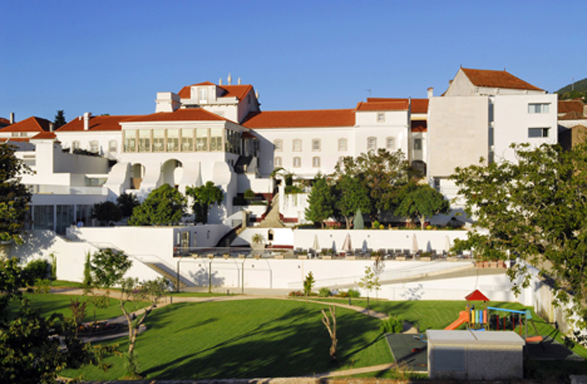 Работы сюрреалиста Мехрибан Эфенди будут представлены во Дворце Луиза в Португалии (ФОТО)
