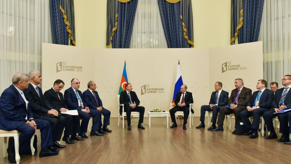 В Астрахани состоялась встреча между президентами Азербайджана и России (ФОТО)