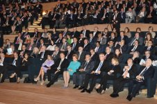 Prezident İlham Əliyev və xanımı IV Bakı Beynəlxalq Humanitar Forumunun açılış mərasimində iştirak ediblər (FOTO)