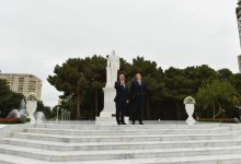 Президент Азербайджана посетил памятник общенациональному лидеру Гейдару Алиеву в Хырдалане (ФОТО)