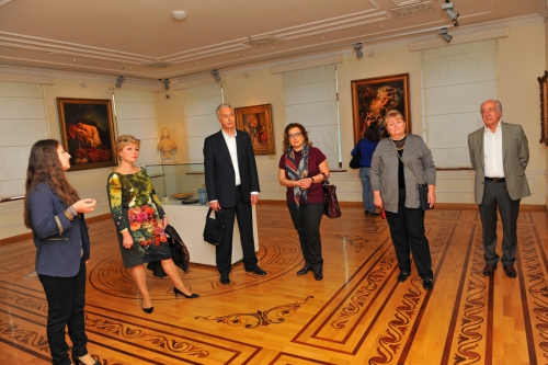 Дочь Юрия Гагарина посетила Национальный музей искусств Азербайджана (ФОТО)