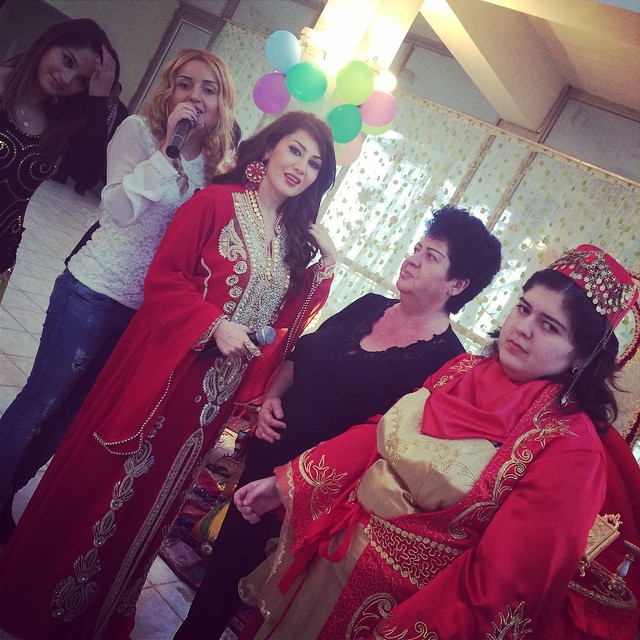 Фатима Фаталиева провела для воспитанников школы-интерната поселка Мярдякяны обряд "хнаяхды" (ФОТО)