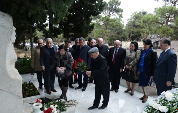 Участники международной конференции посетили могилу выдающегося ученого-востоковеда Аиды Имангулиевой
