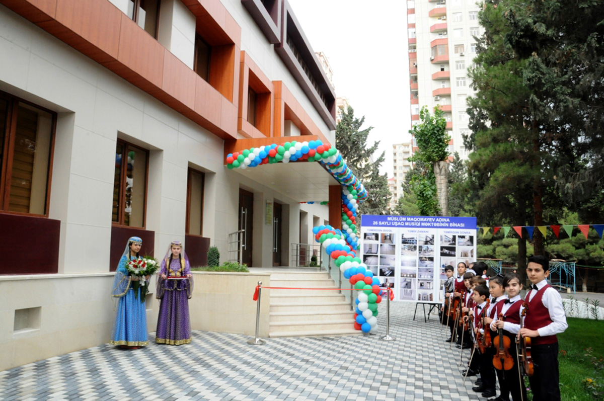 Müslüm Maqomayevin adını daşıyan musiqi məktəbinin açılışı olub (FOTO)