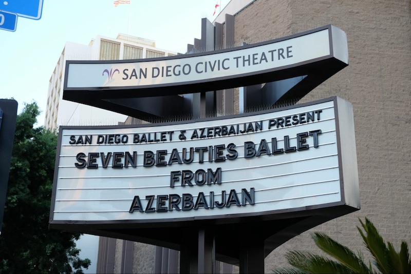 Kaliforniyada "Yeddi Gözəl" baleti böyük uğurla nümayiş etdirilib  (FOTO)