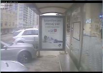 Özbaşınalıq edən avtobus sürücülərinə və “işğalçı” avtomobillərə qarşı ictimai “müharibə” (FOTO)