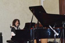 В Баку состоялся концерт  джазовой исполнительницы и перкуссионистки Сенем Дийиджи (ФОТО) - Gallery Thumbnail