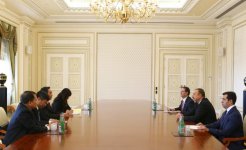 Azerbaijani president meets with Vietnamese delegation