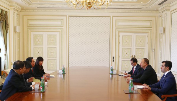 Ильхам Алиев принял делегацию во главе с постоянным членом Секретариата ЦК Компартии Вьетнама