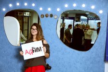 В Баку творческая молодежь провела акцию "Смотри! Вдоволь смотри!" (ВИДЕО-ФОТО)