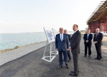 İlham Əliyev Pirallahı adasını Abşeron yarımadası ilə birləşdirəcək yeni körpüdə görülən inşaat işləri ilə tanış olub (FOTO)