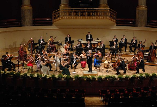 В Центре Гейдара Алиева пройдет концерт Венского Штраус-Фестиваль Оркестра (ФОТО)