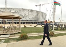 Prezident İlham Əliyev və xanımı Bakı Olimpiya Stadionunda tikinti işlərinin gedişi ilə tanış olublar (FOTO)