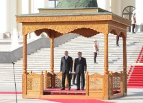 Azerbaijani president officially welcomed in Tajikistan