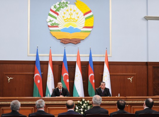 Президенты Азербайджана и Таджикистана выступили с заявлениями для прессы (ФОТО)