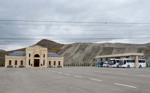 President Ilham Aliyev and his spouse attended the opening of a new bus station in Dashkasan (PHOTO)