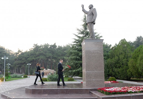 Президент Ильхам Алиев побывал в городе Нафталан