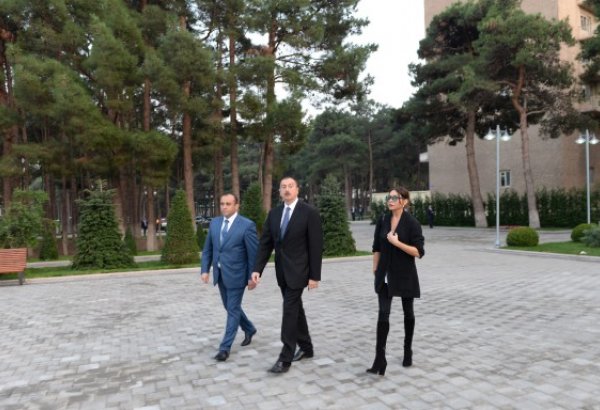 President Aliyev, first lady arrive in Naftalan District (PHOTO)