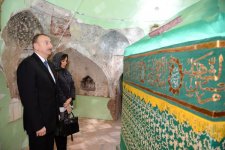 Президент Азербайджана и его супруга ознакомились с ходом ремонтно-восстановительных и строительных работ в комплексе «Имамзаде» в Гяндже (ФОТО)