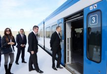 Президент Азербайджана и его супруга приняли участие в церемонии закладки фундамента вагоностроительного завода "Stadler" в Гяндже (ФОТО)