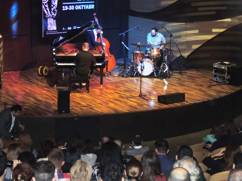 Бакинский джаз-фестиваль открылся концертом американского трио Крэйга Тэборна  (ФОТО)