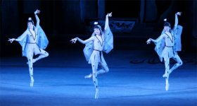 Rusiya Akademik Böyük Teatrının səhnəsində "Məhəbbət əfsanəsi" baleti (FOTO)