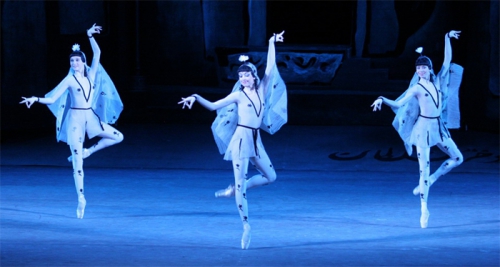 Rusiya Akademik Böyük Teatrının səhnəsində "Məhəbbət əfsanəsi" baleti (FOTO)